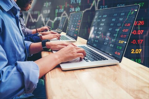 Traficul exchange-urilor a continuat să crească în februarie