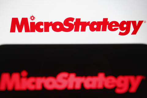 MicroStrategy a cumpărat 262 Bitcoin cu $15 milioane cash