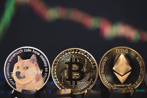 Dogecoin: prețul a crescut 10% după ce Elon Musk a spus că DOGE concurează cu BTC și ETH
