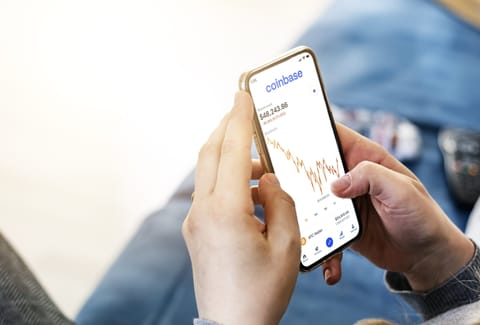 Panică după ce Coinbase trimite în mod eronat notificări de resetare 2FA