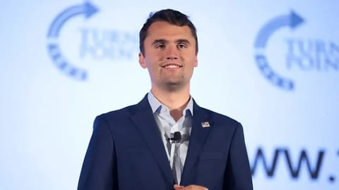Charlie Kirk, patriota estadounidense, partidario de Bitcoin y de Trump, asesinado en Utah, EE. UU.
