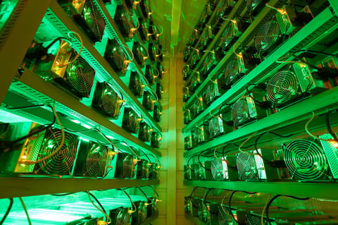 Russian crypto miners stock up on ASICs devices during the market downturn in 2022