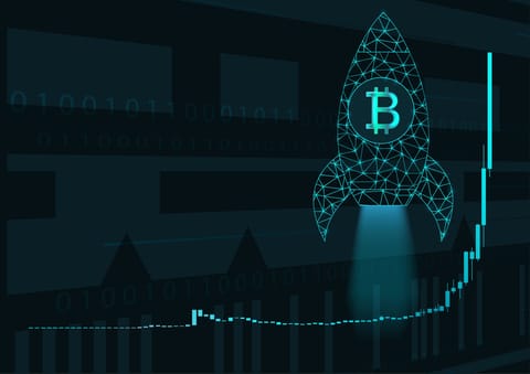 Prețul Bitcoin a crescut peste $47,000, lichidând short-uri de $300M. Octombrie începe în forță!