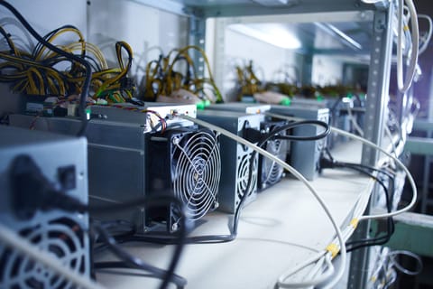 Costurile de minare al unui Bitcoin sunt de aproximativ 30.000 de dolari