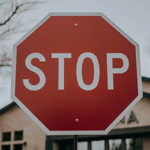 Solana suferă o întrerupere a producției de blocuri, prețul scade 4%