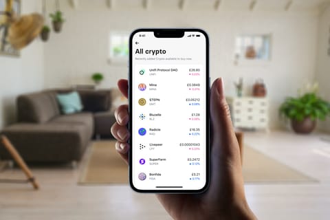 Clienții Revolut vor avea acces la aproape 100 de criptomonede și pot parcurge noi cursuri în Learn & Earn