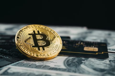 Bitcoin sub $43K - depozitele BTC de pe Binance cresc iar la nivelele din Mai