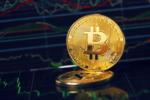 Graficul Bitcoin care indică creșterea la un nou ATH până în Noiembrie
