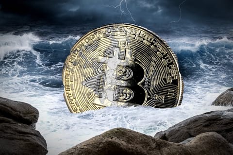 Bitcoin retestează support-ul. Analiștii prezic o scădere la $55,000