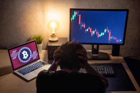 Bitcoin a scăzut $6,000, până la $63K, odată cu Tesla și negarea CEO-ului Apple față de active digitale