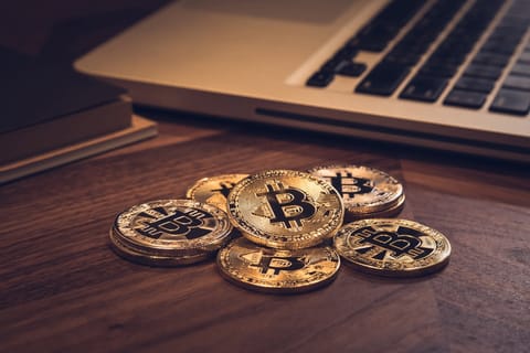 Prețul Bitcoin revine peste $42,000. US Infrastructure Bill și închiderea lunară sunt evenimentele principale