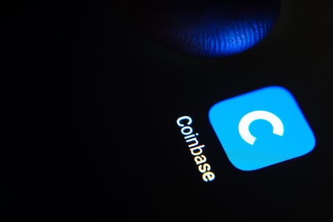 Dogecoin va fi adăugat pe Coinbase. Exchangeul raportează un trimestru profitabil