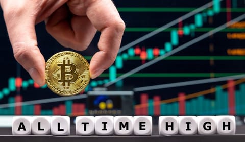 Bitcoin stabilește un nou All Time High la $67,000