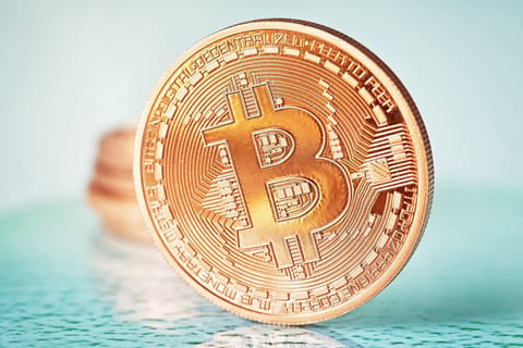 Prețul Bitcoin crește la $38,000, chiar dacă traderii îl așteaptă mai jos