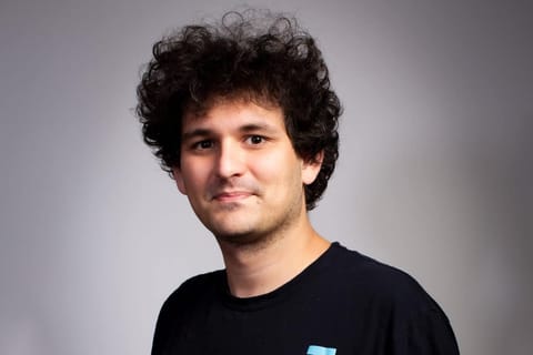 Fostul CEO al FTX, Sam Bankman-Fried, va fi judecat astăzi pentru frauda de 8,9 miliarde dolari care a dus la prăbușirea companiei