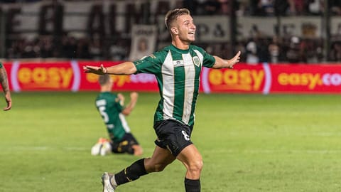 Două echipe de fotbal au transferat un jucător folosind stablecoin-ul USDC