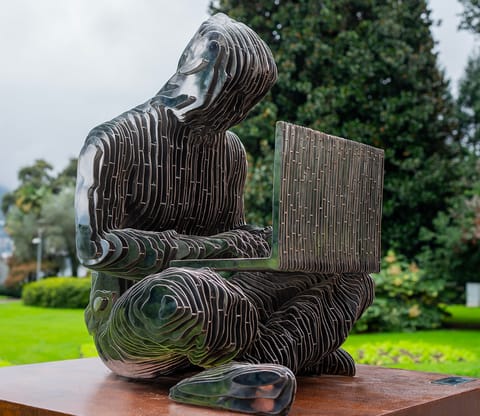 Plan ₿ initiative révèle la statue de Satoshi Nakamoto