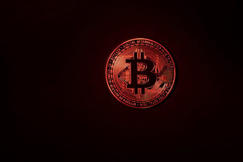 Prețul Bitcoin scade sub $90,000, pe fondul lichidărilor crypto de $1,34 miliarde în 24h