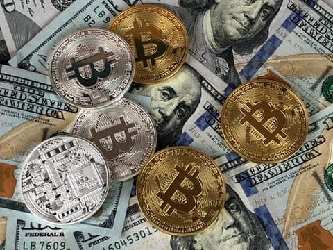 Piața criptomonedelor: continentul și scandalul