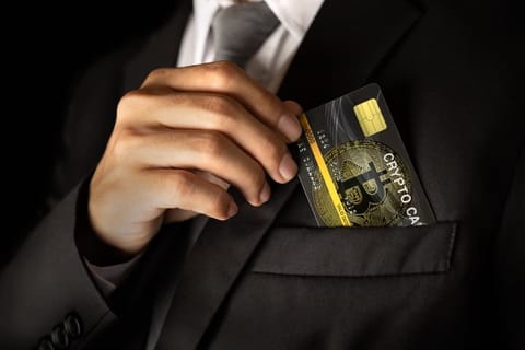 Les marques de luxe adoptent le Bitcoin: tendances dans la crypto et la mode