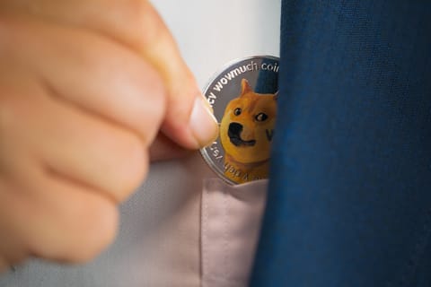 Dogecoin: AXE a lansat un spray cu crypto-aromă