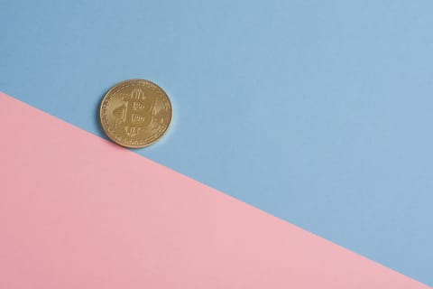 Bitcoin falls below $25K amid concerns over Credit Suisse