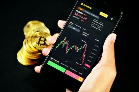Cota de piață a Binance a scăzut cu 16% ca urmare a reglementărilor și suspendării tranzacționării fără taxe