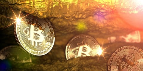 Minerii încep să vândă Bitcoin - rentabilitatea mineritului a scăzut cu peste 50%