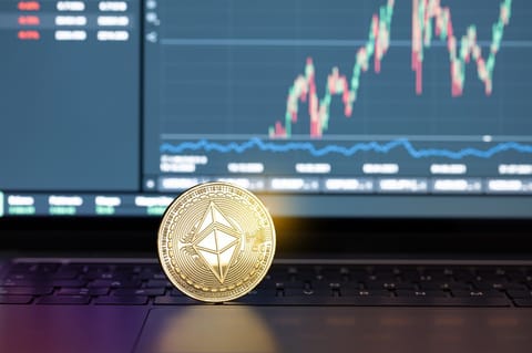 Ethereum se menține peste 3.000 de dolari - analiştii avertizează o retestare