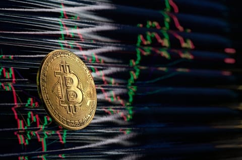 Trading: Cum să tranzacționezi criptomonede folosind dominația Bitcoin
