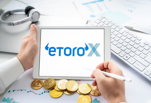 eToro se lansează în spațiul NFT printr-o investiție de 20 de milioane de dolari
