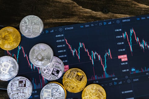 Fondurile crypto înregistrează ieșiri minore, punând capăt a șase săptămâni consecutive de intrări