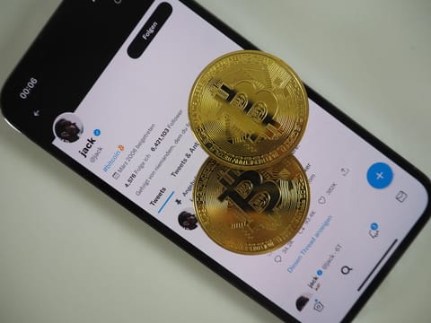 Jack Dorsey's decentralized Twitter alternative enters the App Store