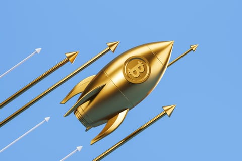El precio de Bitcoin sube a $67,500, impulsado por el contexto político y la fortaleza técnica