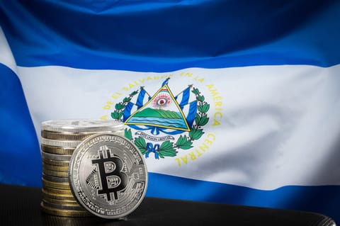 Le Salvador proche d’un accord de prêt de 1,3 milliard de dollars avec le FMI en ajustant sa politique sur le Bitcoin
