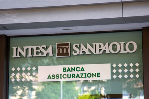 Cea mai mare bancă din Italia cumpără Bitcoin în cadrul unui test