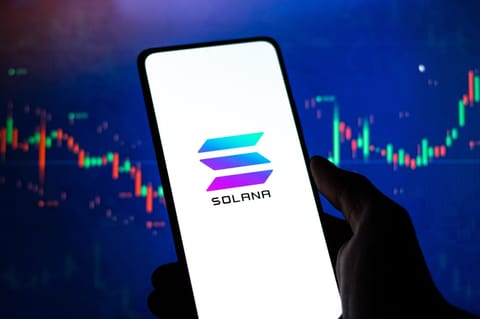 Solana alcanza un año sin interrupciones mientras los ingresos por aplicaciones aumentan un 213%
