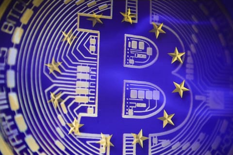 Europe’s crypto media relied almost entirely on search and direct traffic in Q3 2025