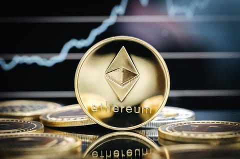 Le prix de l'Ethereum trouve un support au-dessus de $2,700, après une hausse antérieure à $2,900
