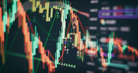 Un niño crea y vende 3 monedas, $Quant, $lucy y $sorry, obteniendo más de $53,000 en ganancias