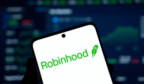 Robinhood a listat PENGU, POPCAT și PNUT – Prețurile monedelor au crescut brusc
