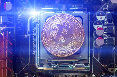 Los 3 mayores fabricantes chinos de máquinas de minería de Bitcoin del mundo establecen producción en EE. UU.