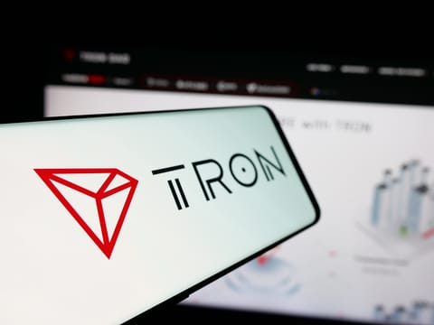Sectorul memecoins pe Tron în creștere cu peste 16% astăzi, pe fondul activității sporite a rețelei