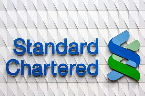 Standard Chartered Sets Up Bitcoin And Ethereum Trading Desk