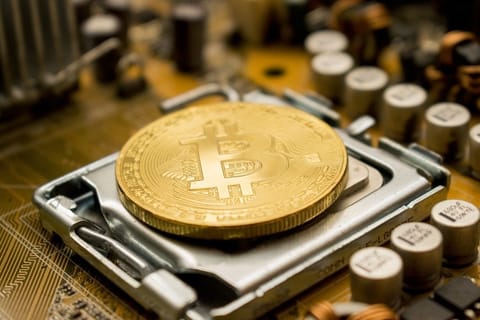 Misteriosul Satoshi Nakamoto, inventatorul Bitcoin, a ajuns unul dintre cei mai bogați oameni de pe planetă