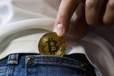 Criptomonedele, colac de salvare pentru cetățenii din statele cu economiile aflate la pământ